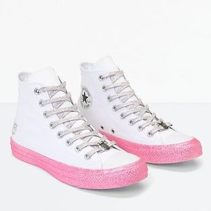 Size 11 W/9 M CONVERSE X MILEY CYRUS CHUCK TAYLOR